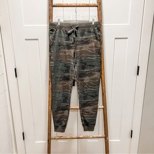 Z Supply Camo Joggers | Large